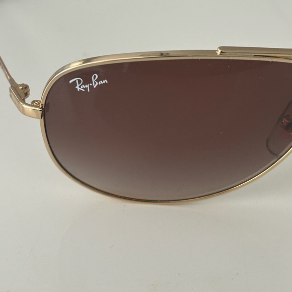 Ray Ban Aviator Gold Frame Sunglasses - Picture 5 of 10